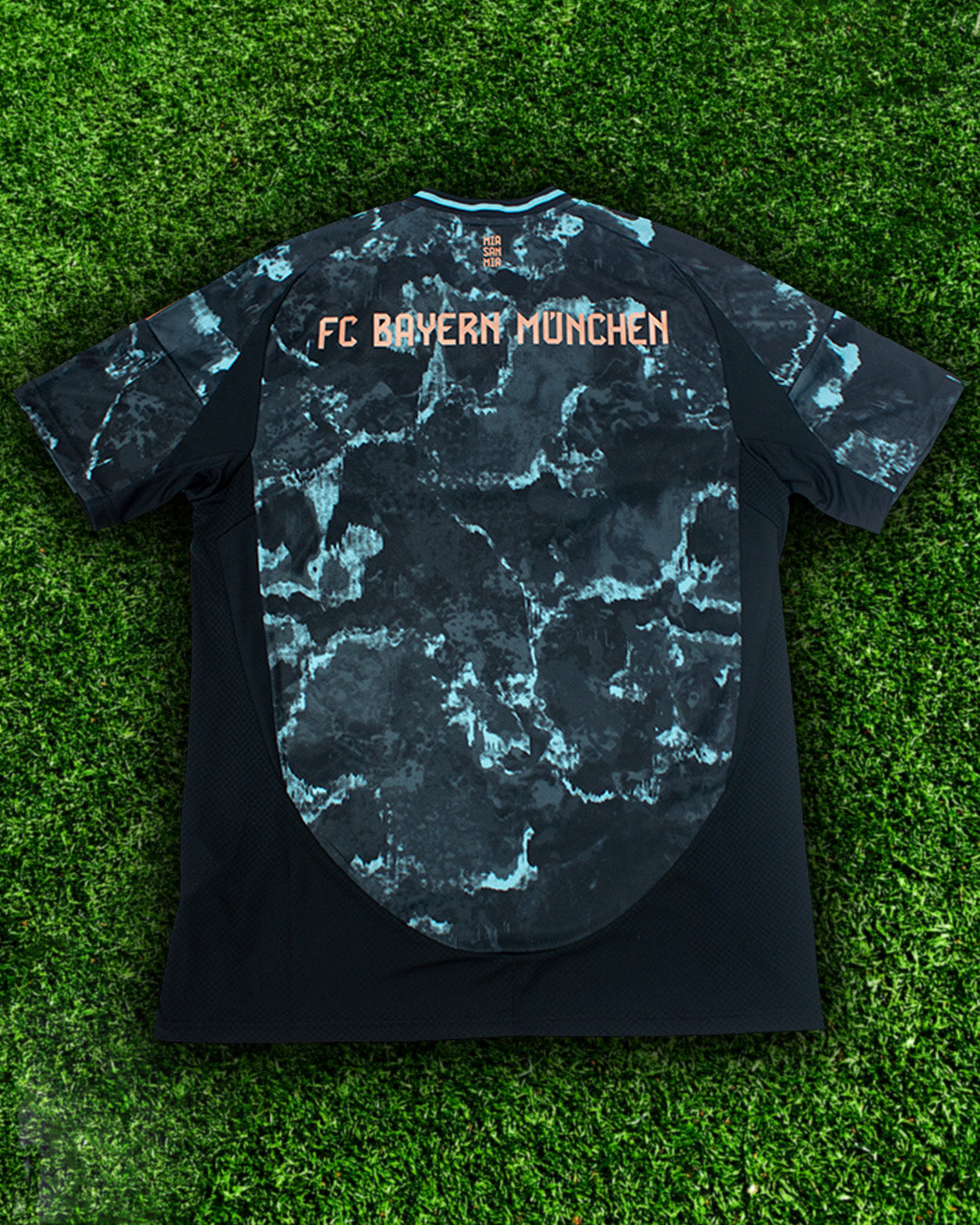 FC Bayern München Auswärtstrikot 2024/25