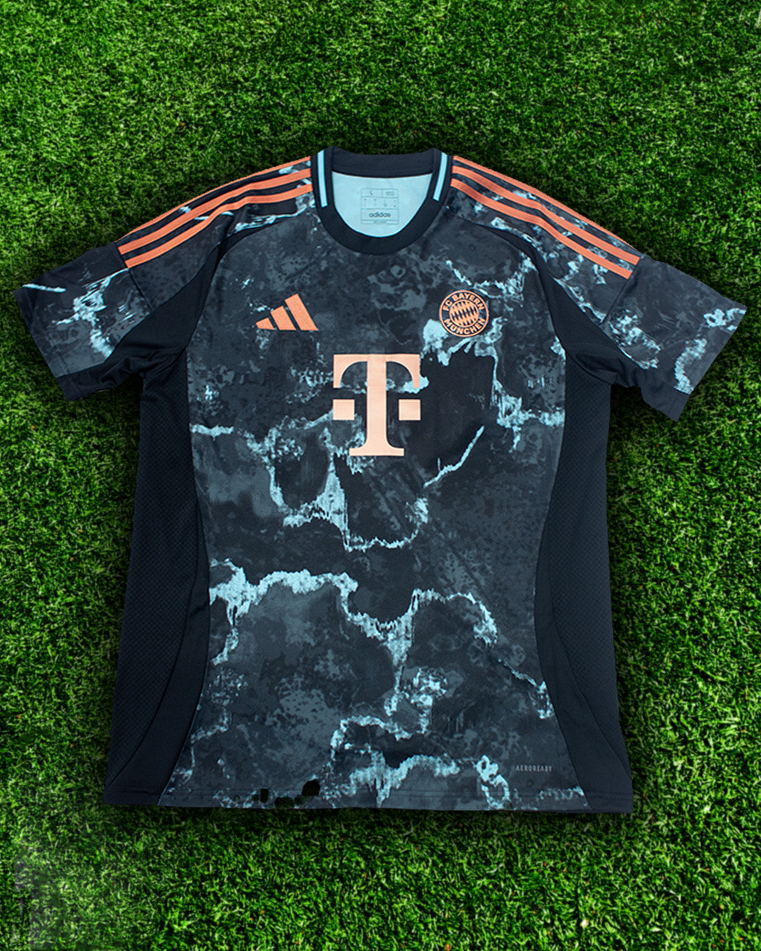 FC Bayern München Auswärtstrikot 2024/25